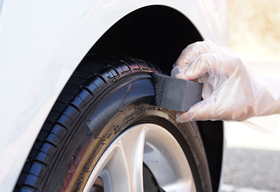 Soft99 Digloss Oni-Kuro Tire Wax