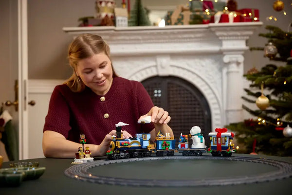 LEGO Icons Holiday Express (10361) – 4-Car Train Set