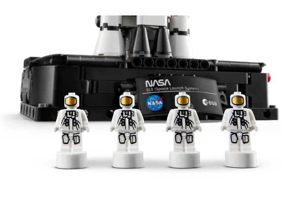 LEGO Technic NASA Artemis Space Launch System Rocket 42221
