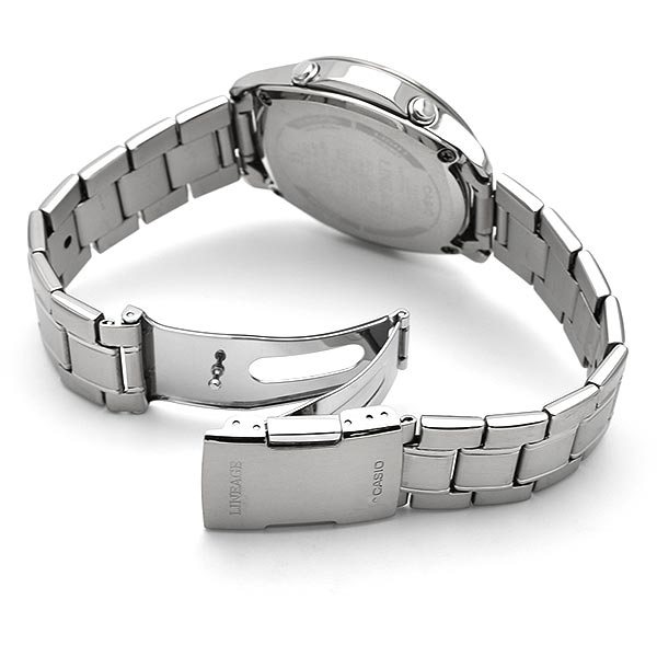 CASIO LINEAGE LCW-M100TSE-1AJF Men’s Solar Titanium Radio-Controlled Watch