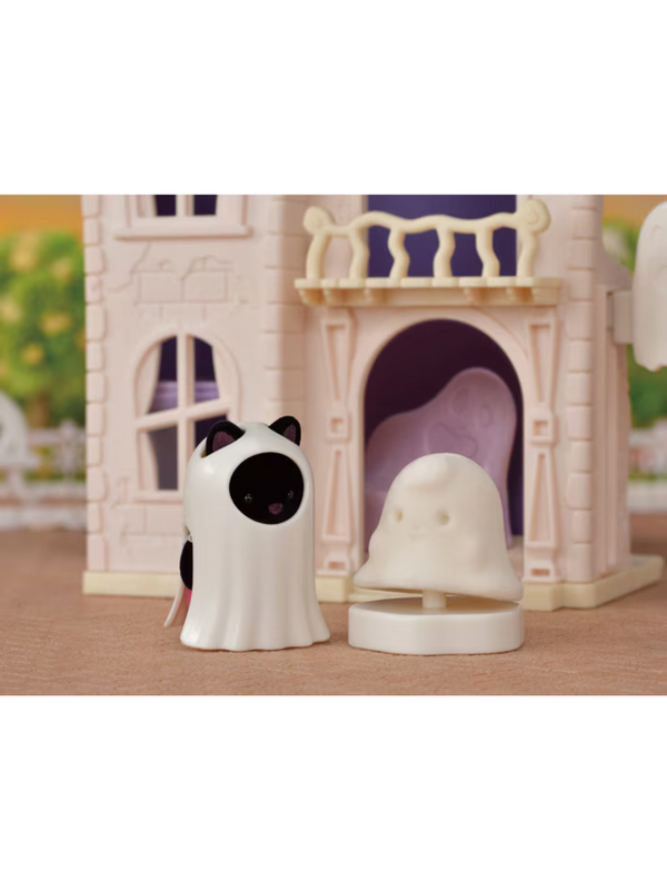 Sylvanian Families Halloween Haunted House Set