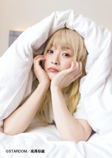 Natsupoi Photo Essay 29/30 – Paperback Book with Limited Trading Card Japanese