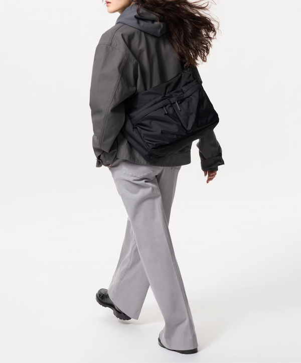 UNIQLO 483592 Multi-Pocket Shoulder Bag