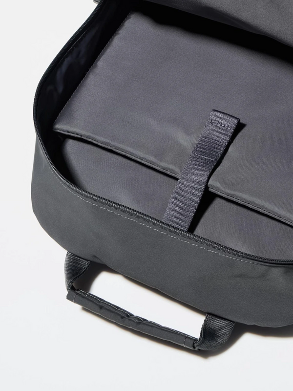 Uniqlo 481146 Functional Backpack 23L Polyester