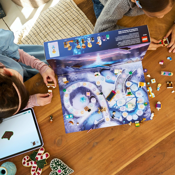 LEGO Disney Frozen 2025 Advent Calendar Set