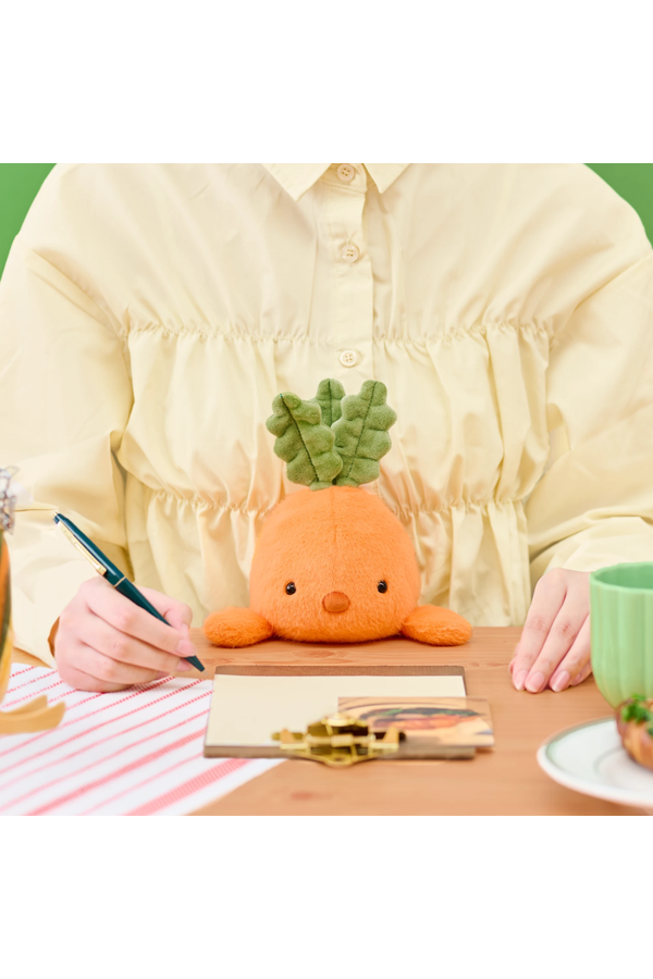 Funbaruzu Regular Carrot Plush Desk Companion