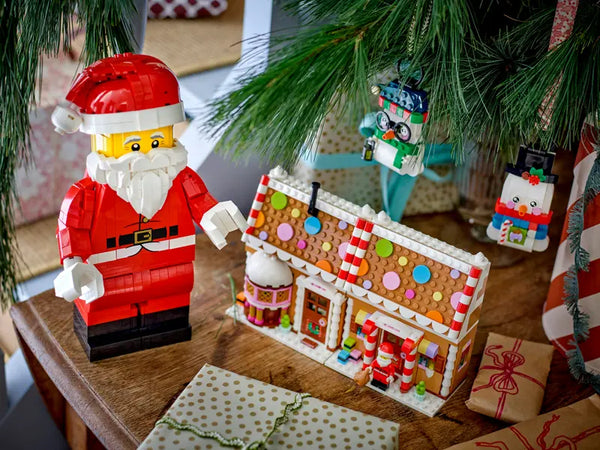 LEGO Santa Deluxe Buildable Minifigure