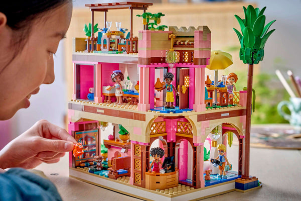 LEGO Friends Garden Restaurant  – Detailed Building Set
