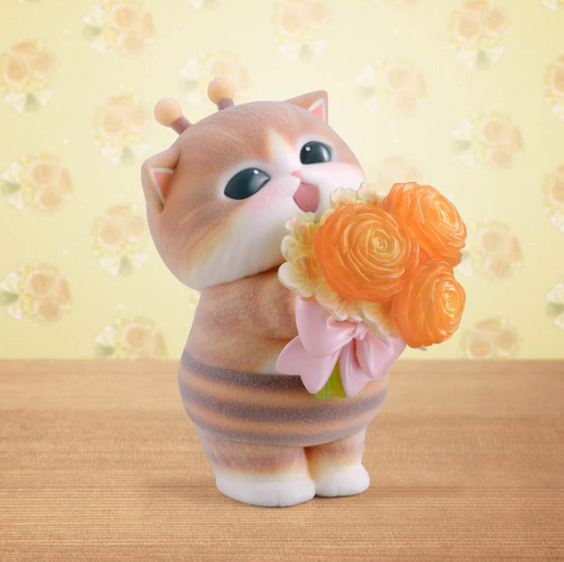 mofusand Mofamofy Bee Meow Figure