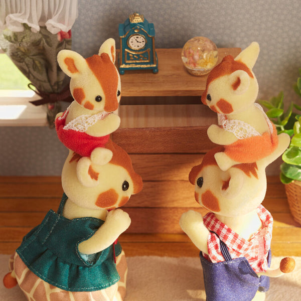 Sylvanian Families Giraffe Figures Set
