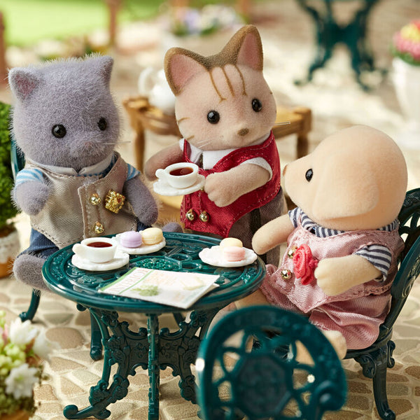 Sylvanian Families Town Series – Stylish Big Brothers Set
