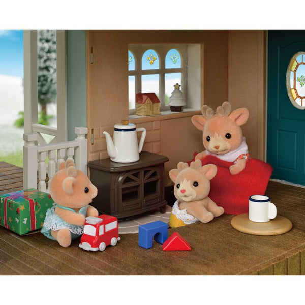 Sylvanian Families Reindeer Siblings & Christmas Holiday Lodge Set
