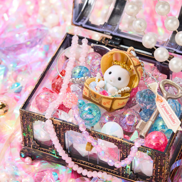 Sylvanian Families Keychain 2025 Sitting White Rabbit Baby – Cute Treasure Chest Outfit