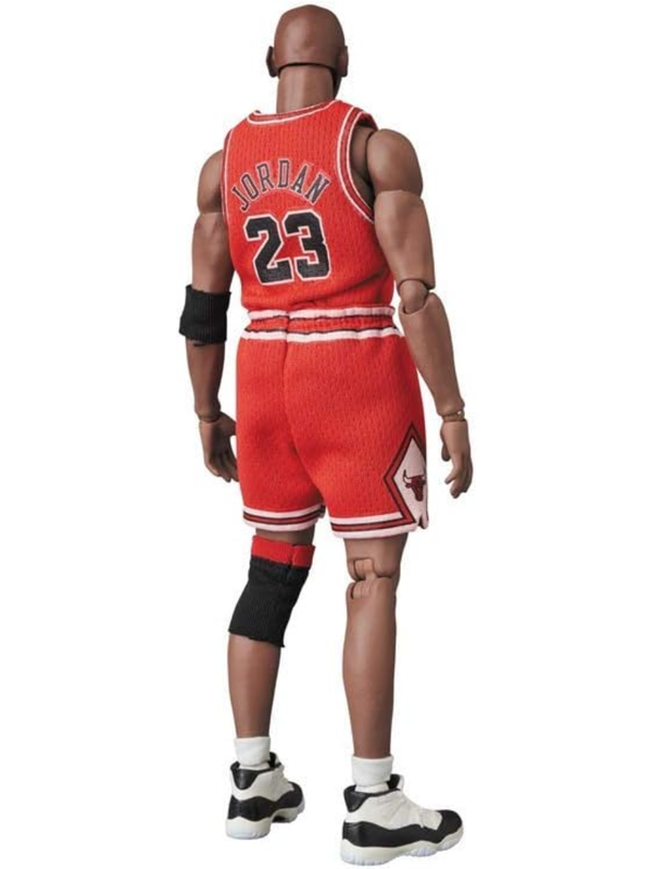 MEDICOM TOY MAFEX No.100 – Michael Jordan Chicago Bulls Action Figure