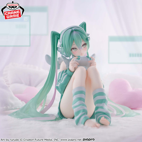 Hatsune Miku Holiday Memories Game Figure
