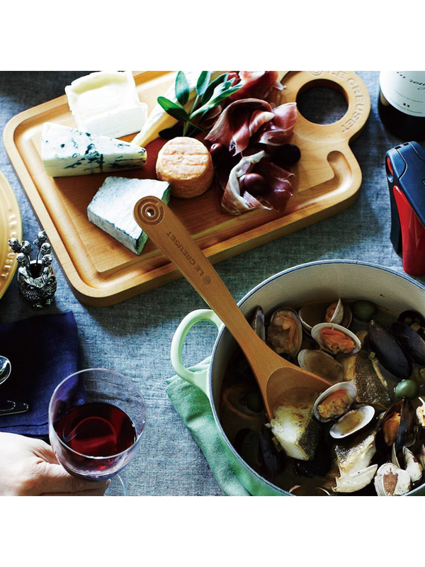 LE CREUSET Maple Wood Cutting Board 34cm