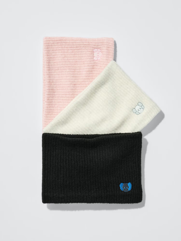 Uniqlo KAWS Winter HEATTECH Soufflé Yarn Knit Neck Warmer