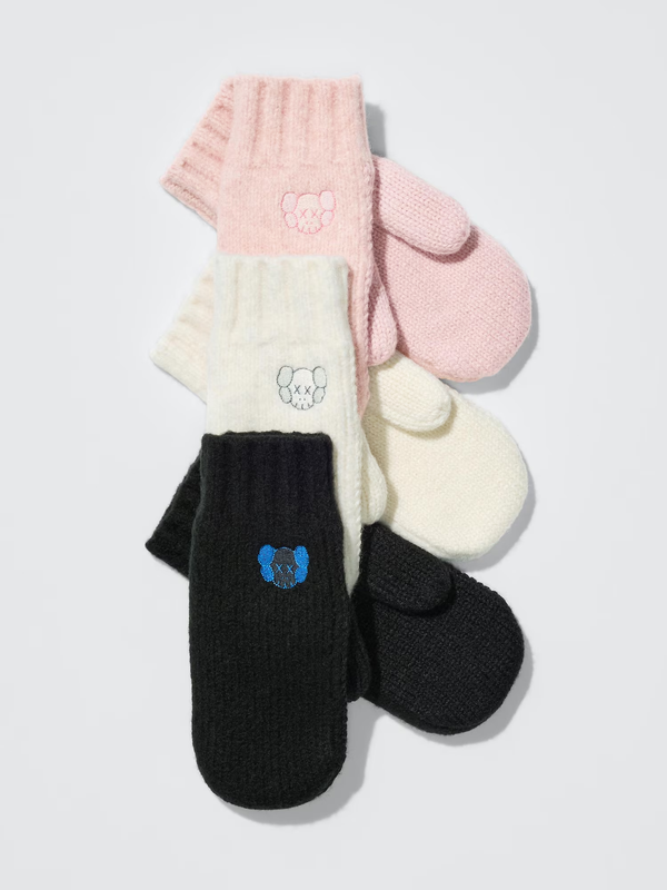 Uniqlo KAWS Winter HEATTECH Soufflé Yarn Knit Mittens