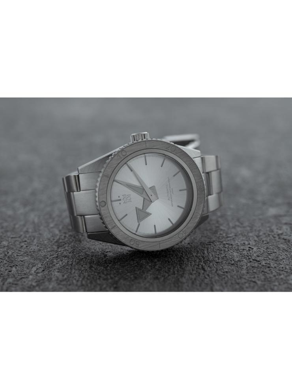 HYAKUICHI 101 No.10 Mechanical Diver Watch