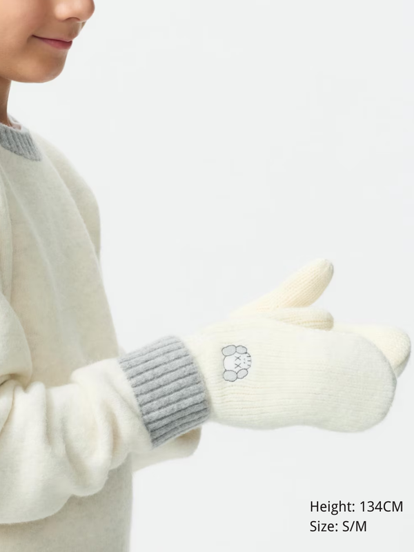 Uniqlo KAWS Winter HEATTECH Soufflé Yarn Knit Mittens