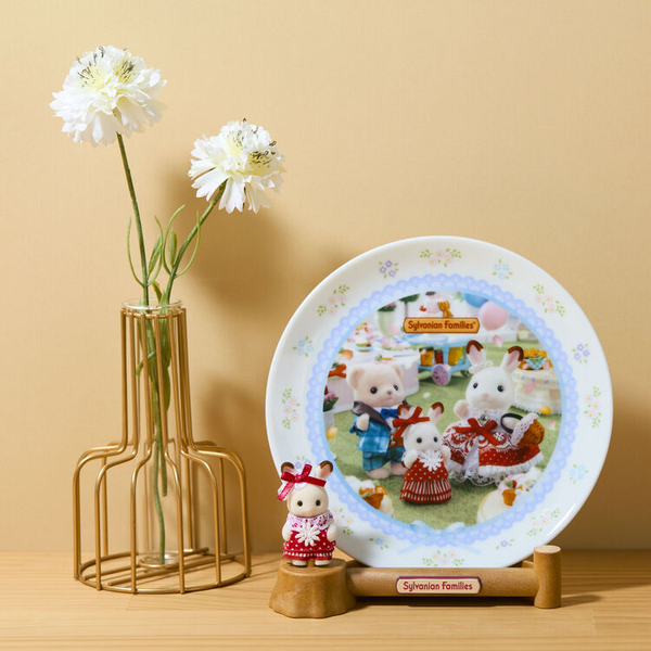 Sylvanian Families Collection Plate 2025