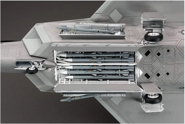 Hasegawa 1/48 Scale USAF Air Superiority Fighter F-22 Raptor Plastic Model Kit PT45