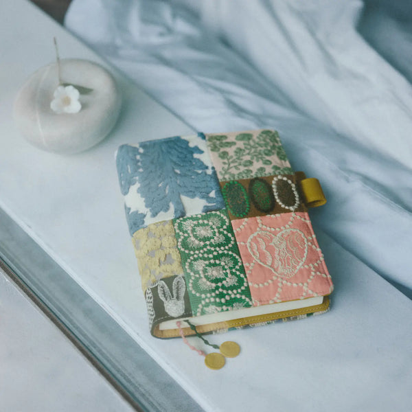 Hobonichi Techo 2027 minä perhonen piece, Cousin Mix A5 Planner Cover