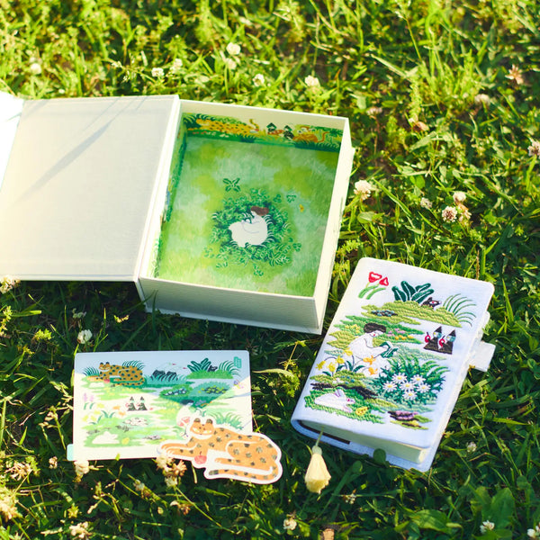 Hobonichi 5-Year Techo 2027-2031 Gift Set haconiwa Embroidered Cover A5