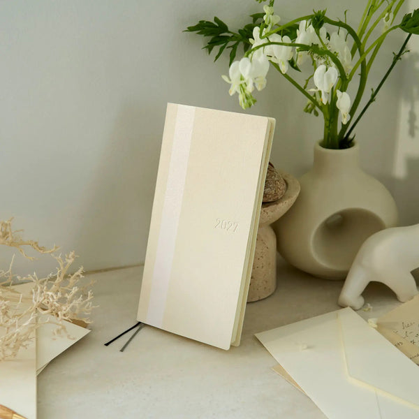 Hobonichi Techo 2027 Weeks White Line Ivory