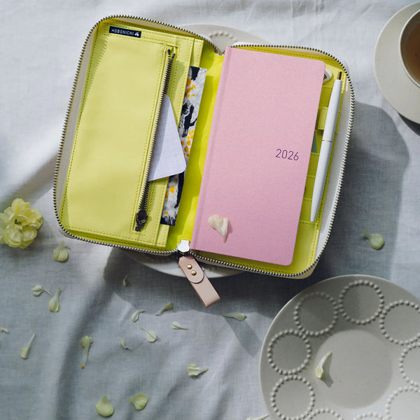 Hobonichi Techo 2027 minä perhonen skyful Yellow Weeks Cover