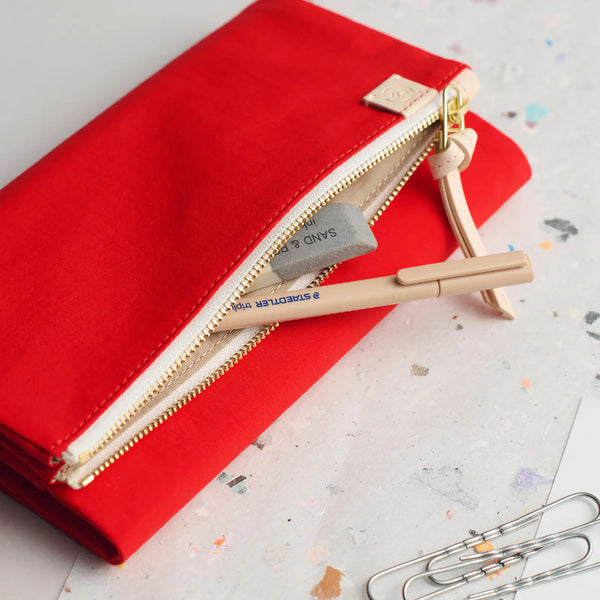 Hobonichi Techo 2027 Tragen Red Weeks Cover