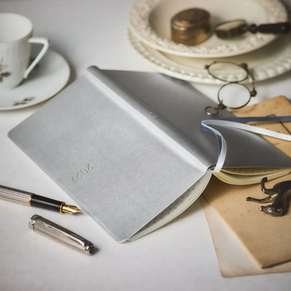 Hobonichi Techo 2027 Weeks Noble Silver Planner