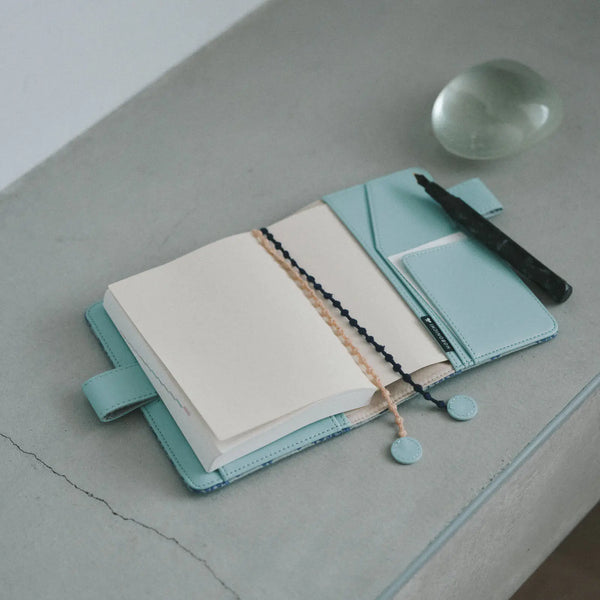 Hobonichi Techo 2027 Minä Perhonen Felice Blue A6 Planner Cover