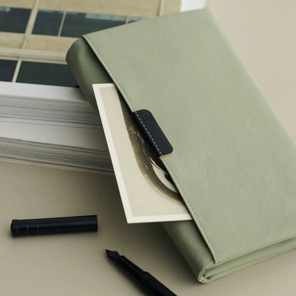 Hobonichi Techo 2027 Tragen Oak Moss Weeks Cover