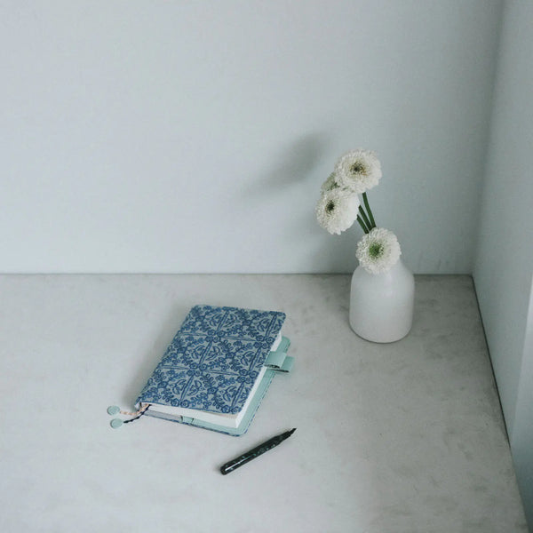 Hobonichi Techo 2027 minä perhonen felice Blue A5 Cousin Planner Cover