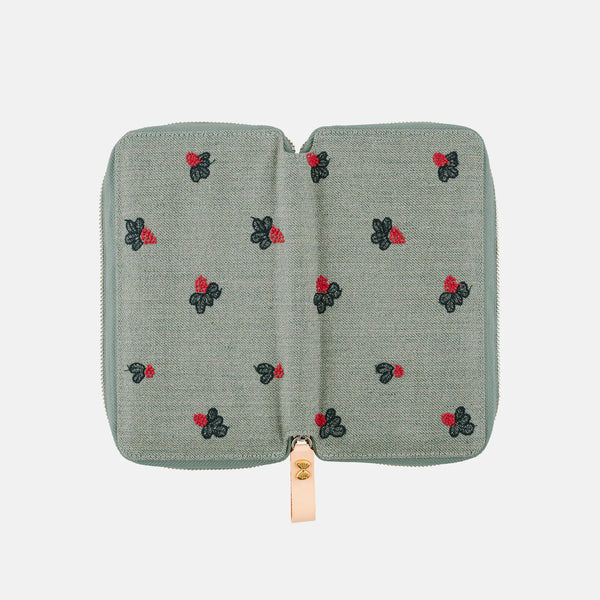 Hobonichi Techo 2027 minä perhonen light berry Green Weeks Cover