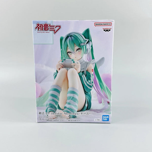 Hatsune Miku Holiday Memories Game Figure